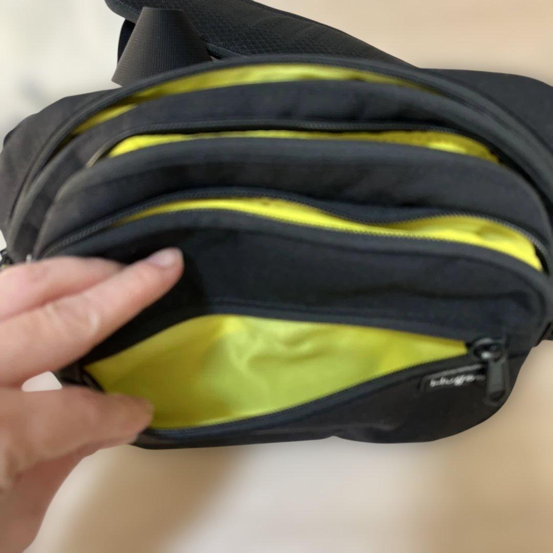 【美品　値下げ中】Hugoo ヒップシート ブラック