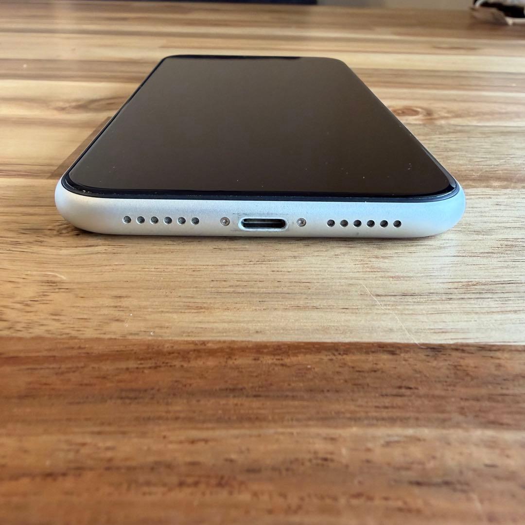iphone11（ホワイト128GB） ※simロック解除済・箱あり