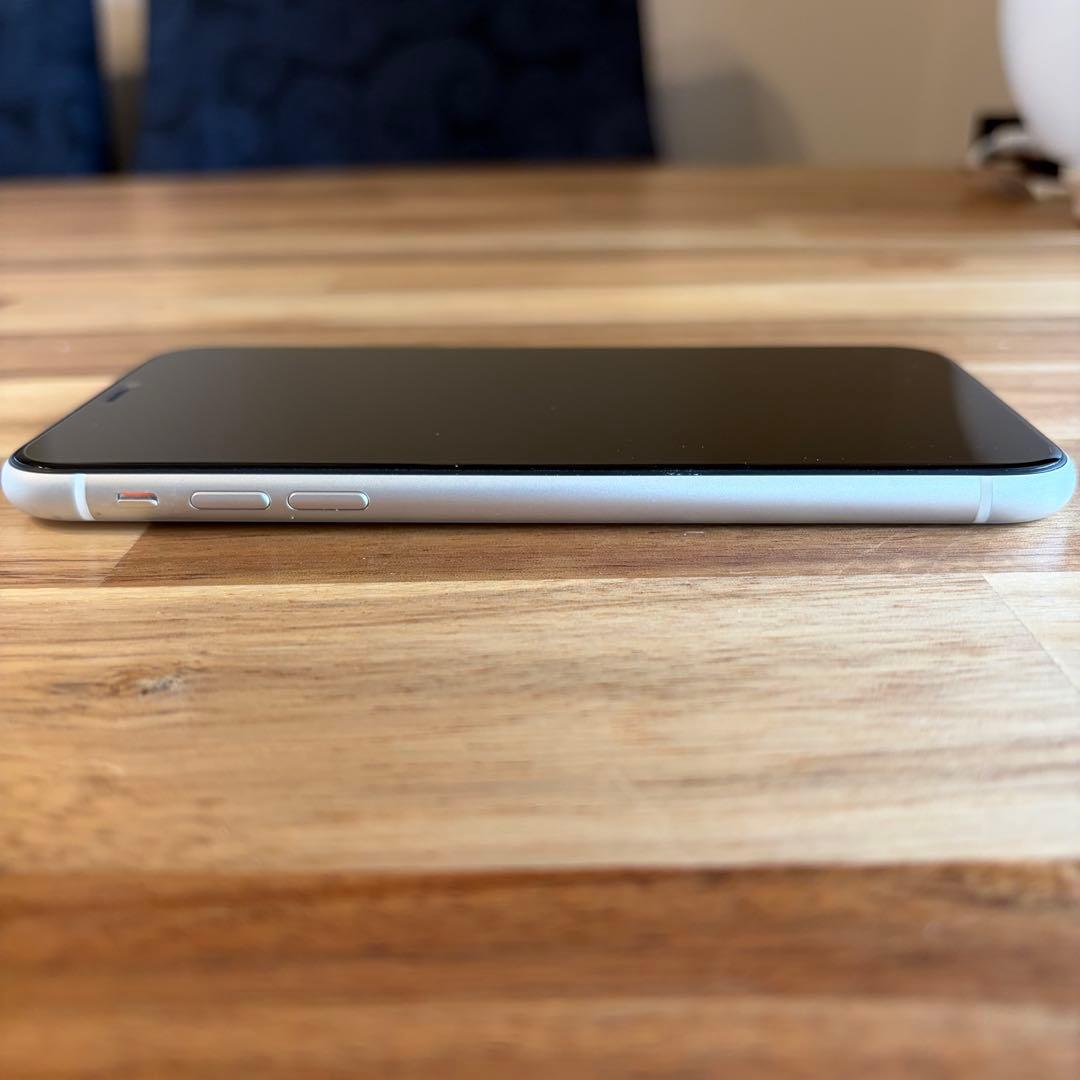 iphone11（ホワイト128GB） ※simロック解除済・箱あり