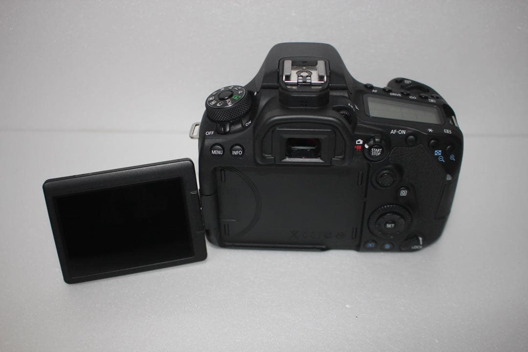 一眼レフカメラ　Canon EOS 90D標準&望遠ダブルレンズセット