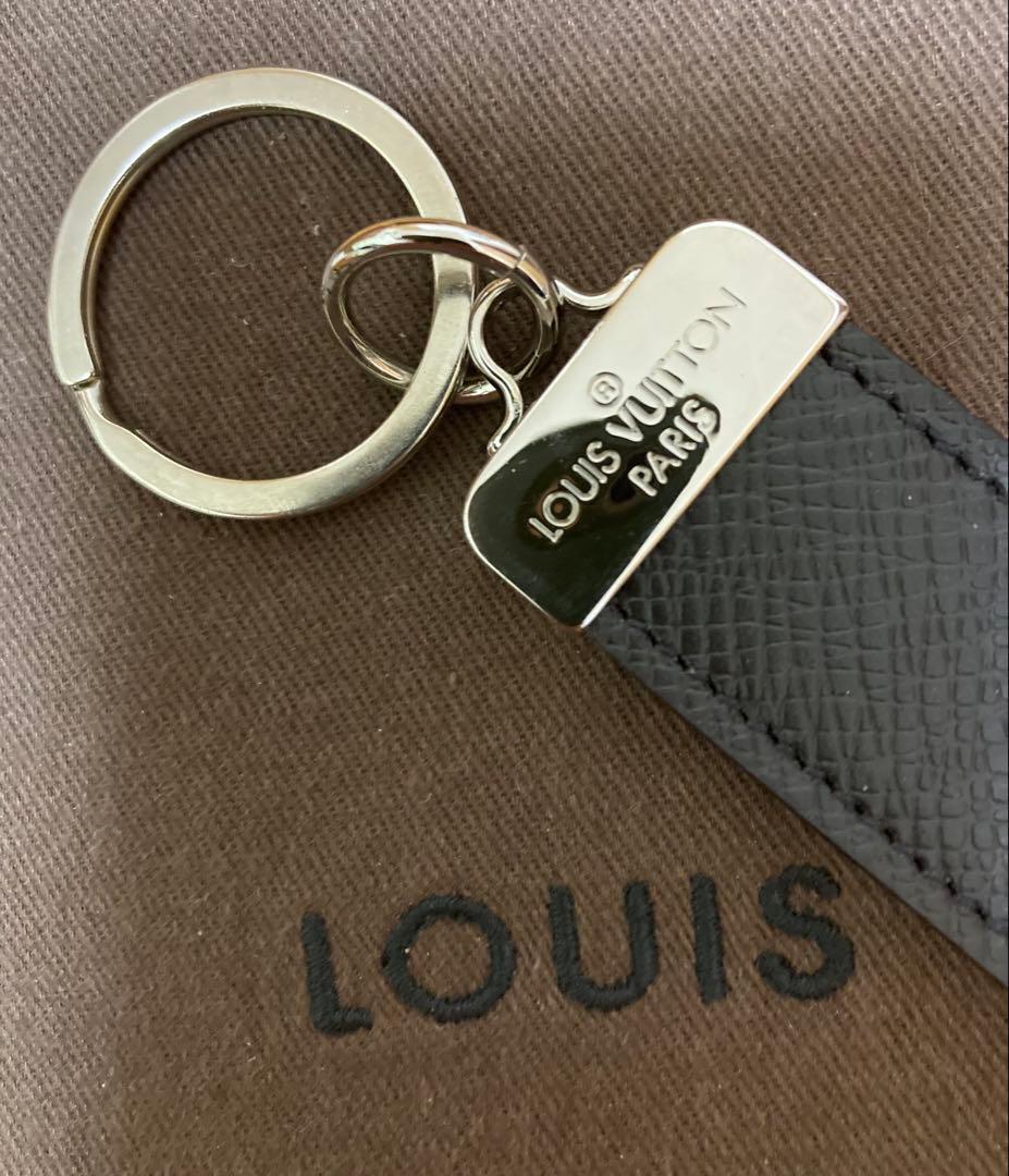 【新品未使用】LOUIS VUITTON ブラックレザー キーホルダー 、一部