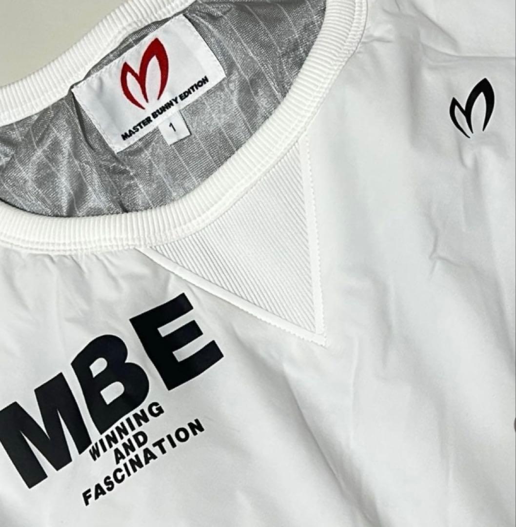 【セット リバーシブル】マスターバニー 中綿スニード & スカート 原英莉花