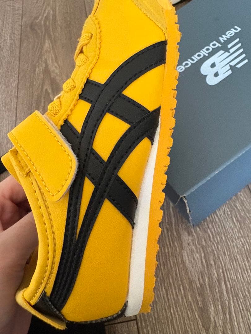 【新品】Onitsuka Tiger イエロー スニーカー　キッズスニーカー