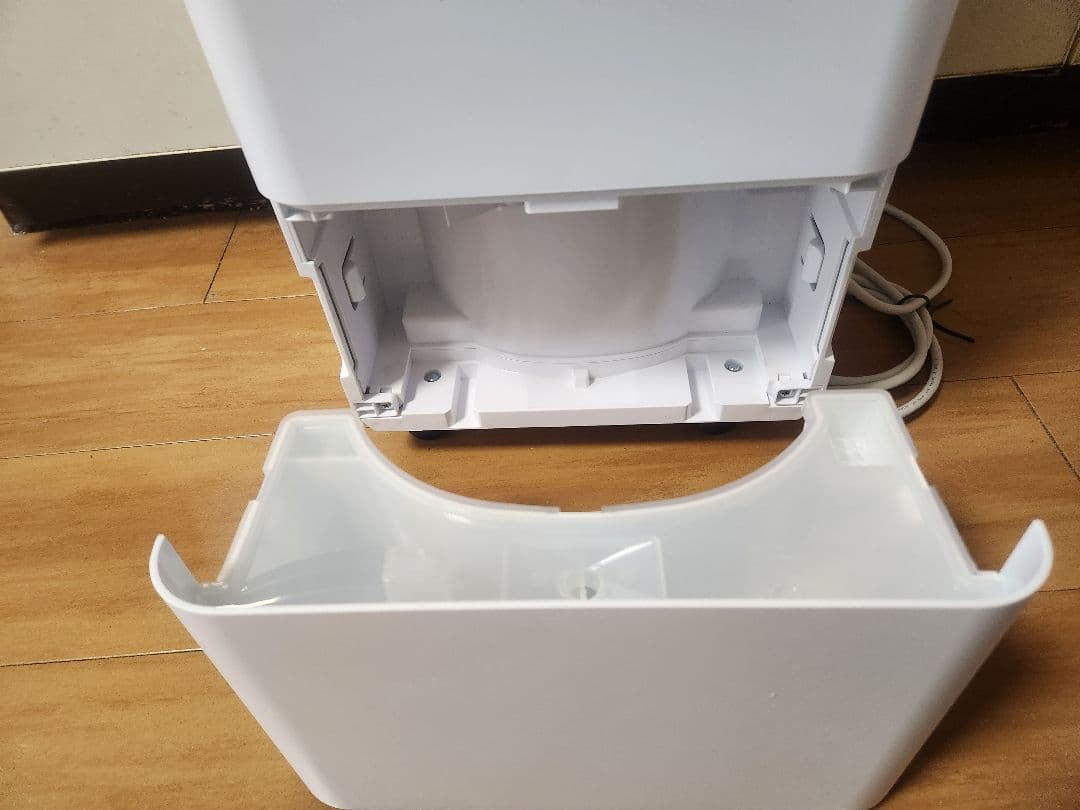 【使用品】コンパクトクーラー アイリスオーヤマ ICA-0301G