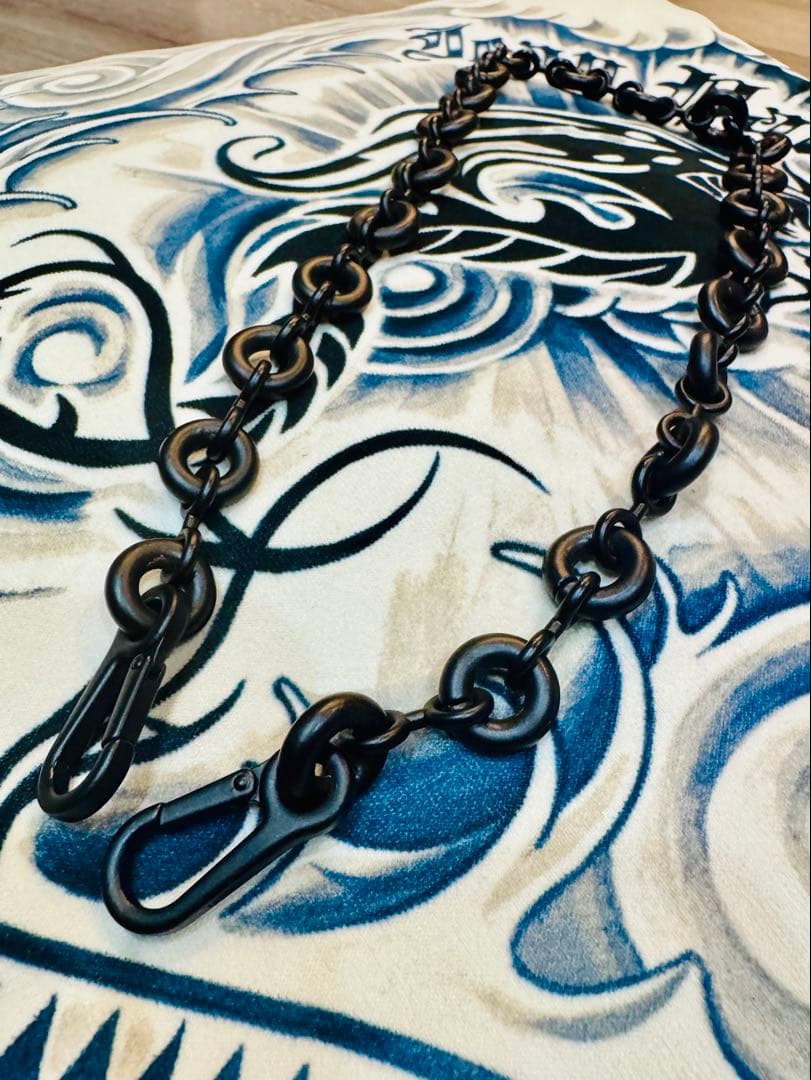 ゆゆ　ロエベ　ウォレット　チェーン　LOEWE