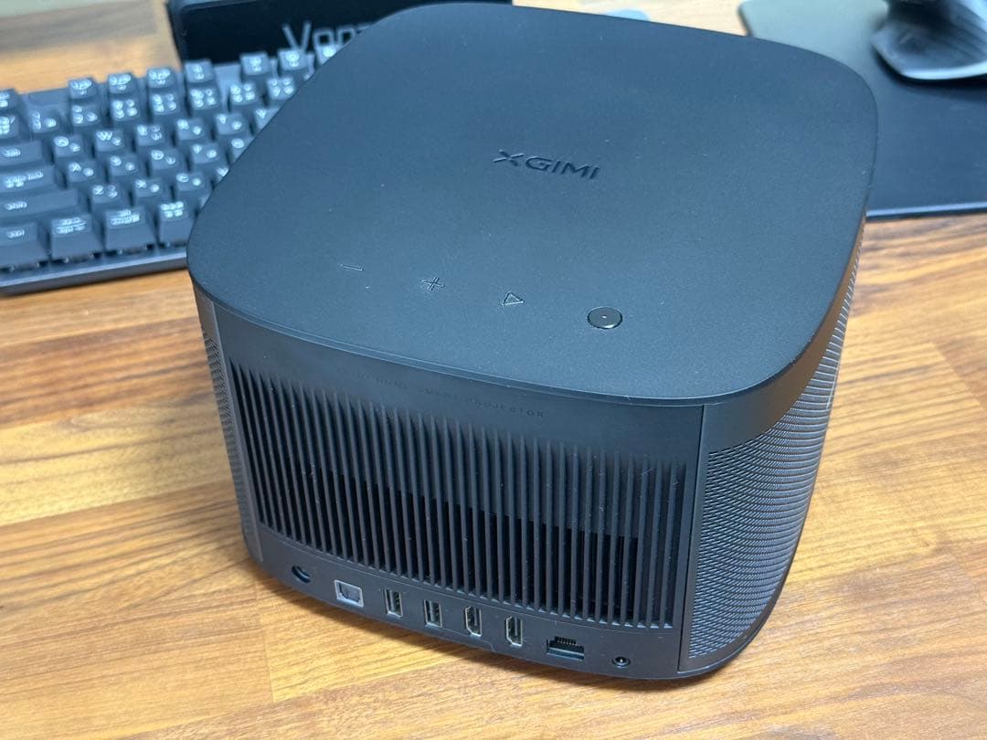 XGIMI Horizon Pro 4Kプロジェクター本体