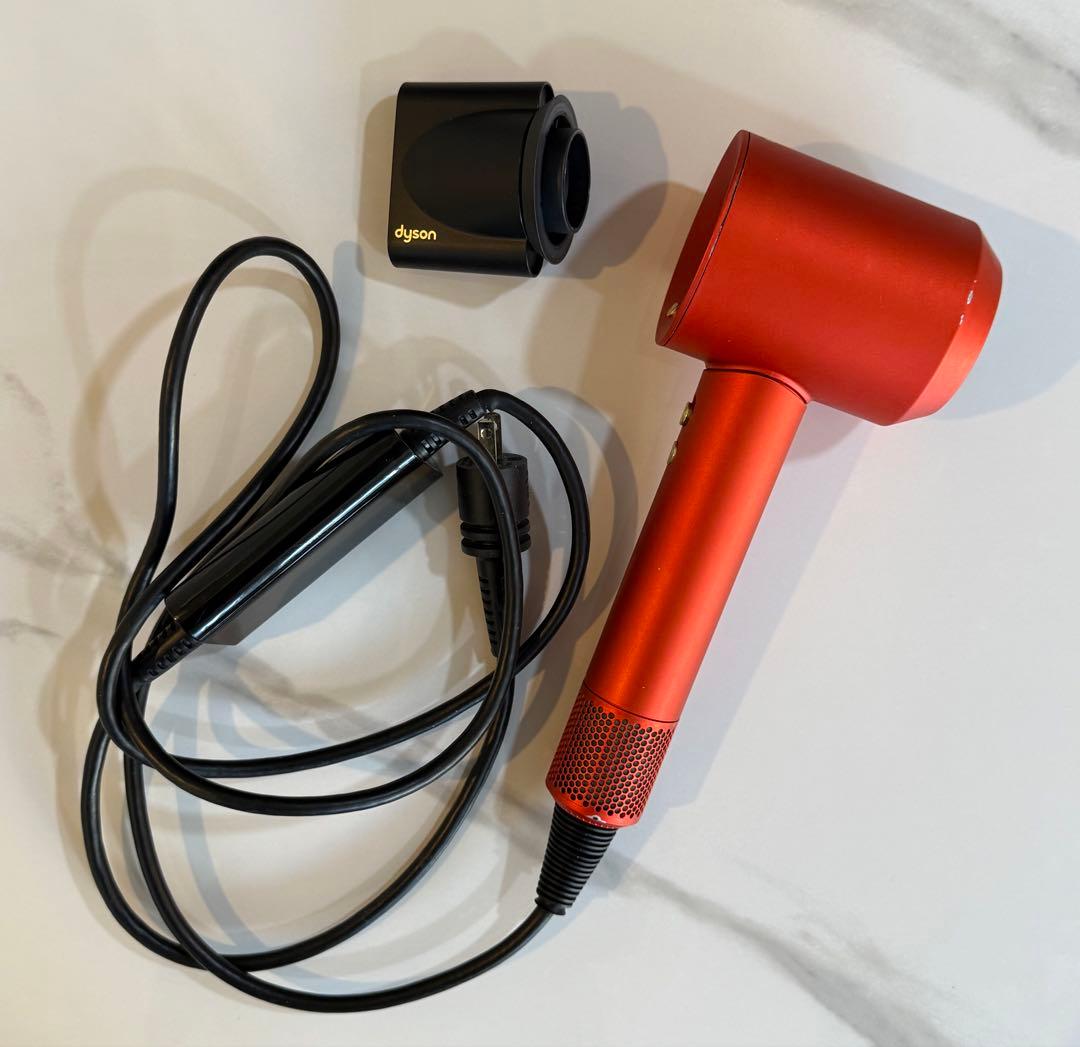 Dyson Supersonic Ionic ヘアドライヤー　数量限定モデル