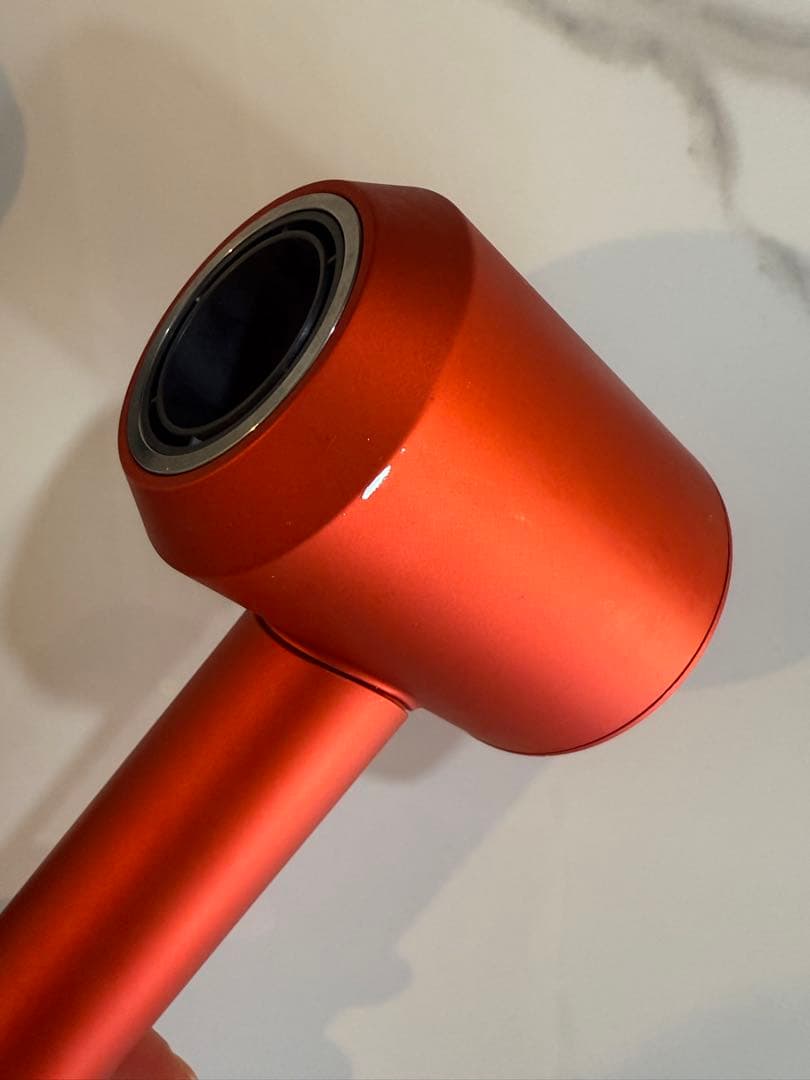 Dyson Supersonic Ionic ヘアドライヤー　数量限定モデル