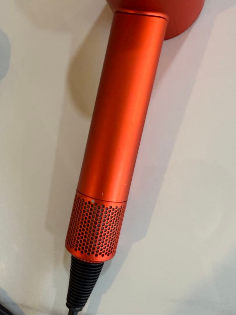 Dyson Supersonic Ionic ヘアドライヤー　数量限定モデル