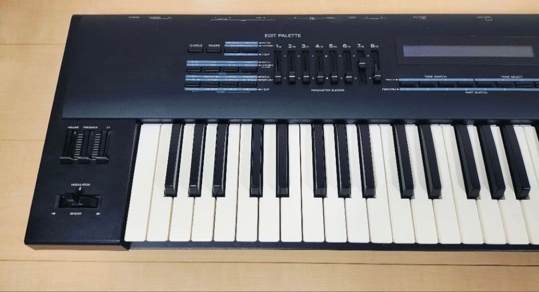 Roland JV-90 シンセサイザー