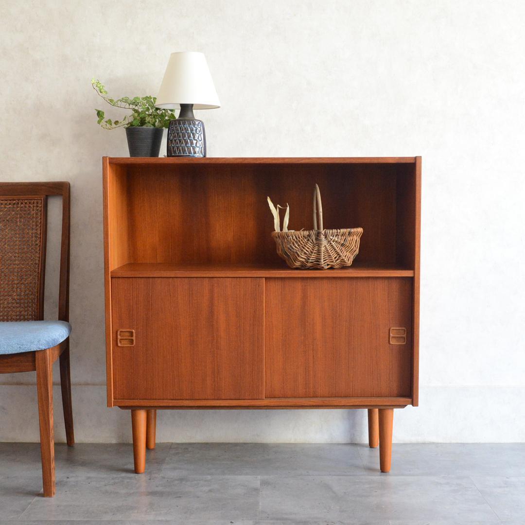 デンマーク 北欧ヴィンテージ チーク シェルフ 木扉引戸 北欧家具 キャビネット