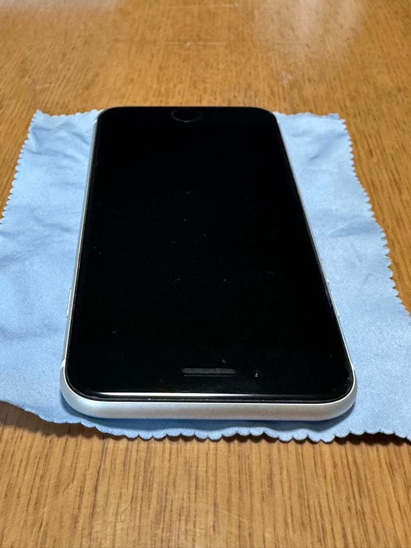 iPhone SE2 シルバー 64GB