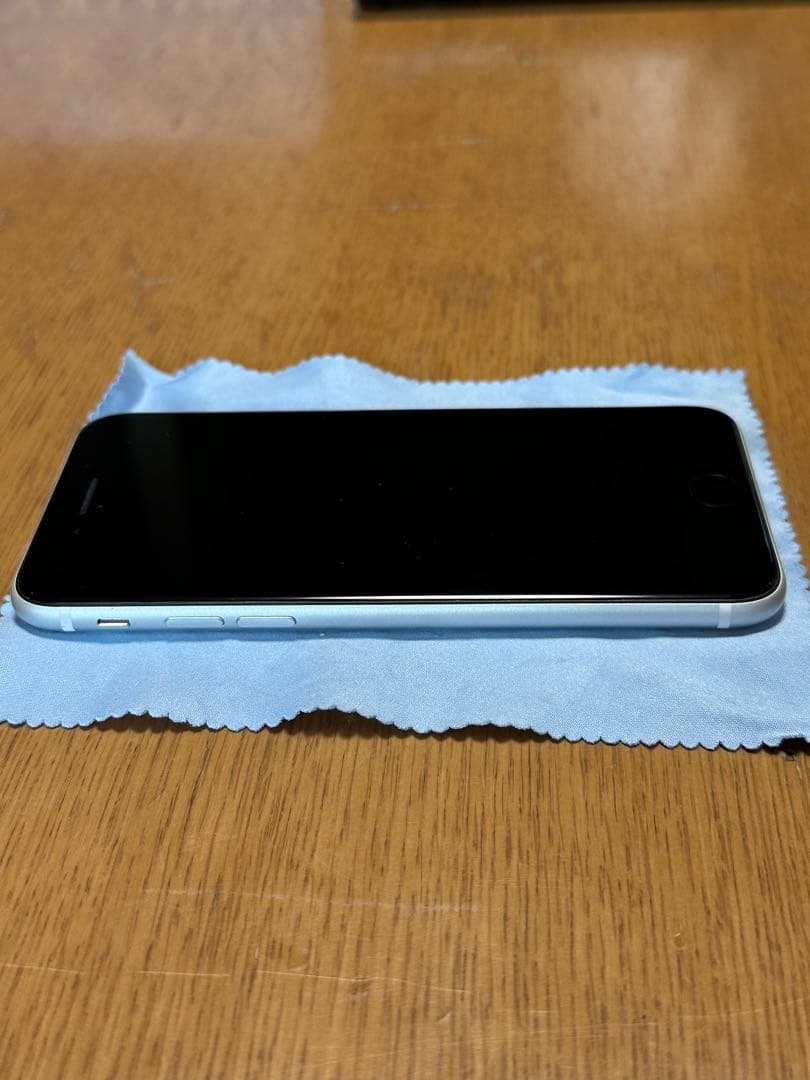 iPhone SE2 シルバー 64GB