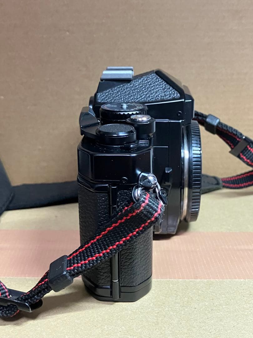 Nikon FE2 マニュアルフォーカス　カメラ　ブラック　ボディ