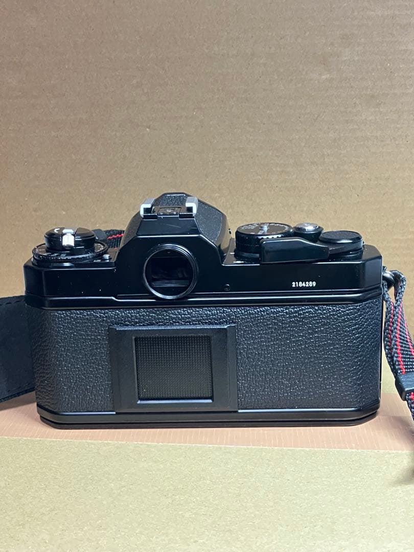 Nikon FE2 マニュアルフォーカス　カメラ　ブラック　ボディ