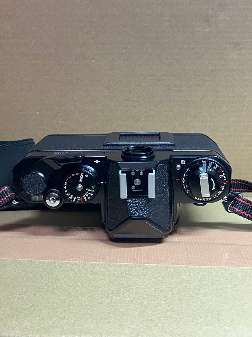 Nikon FE2 マニュアルフォーカス　カメラ　ブラック　ボディ