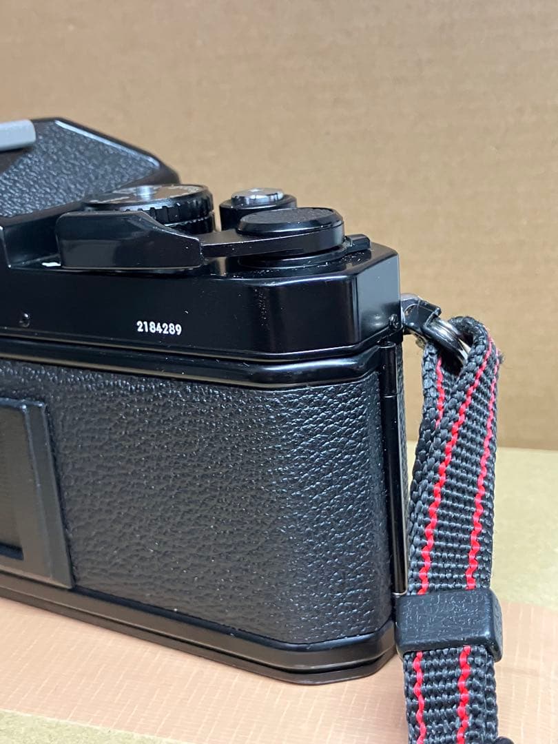 Nikon FE2 マニュアルフォーカス　カメラ　ブラック　ボディ