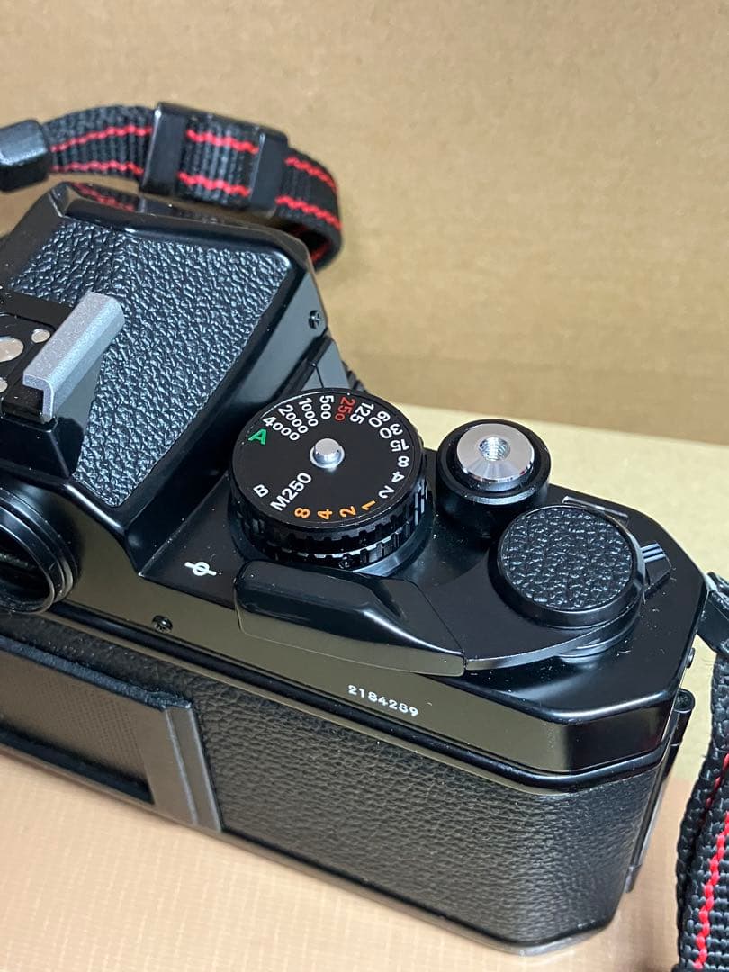 Nikon FE2 マニュアルフォーカス　カメラ　ブラック　ボディ