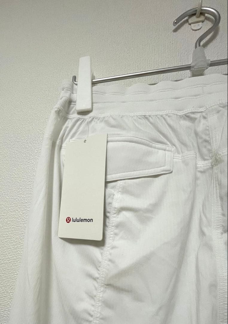 新品　ルルレモン　リラックスフィット ミッドライズカーゴパンツ ホワイト