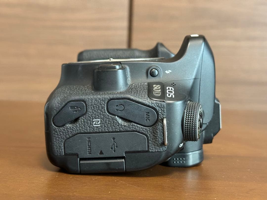 Canon EOS 80D ボディ