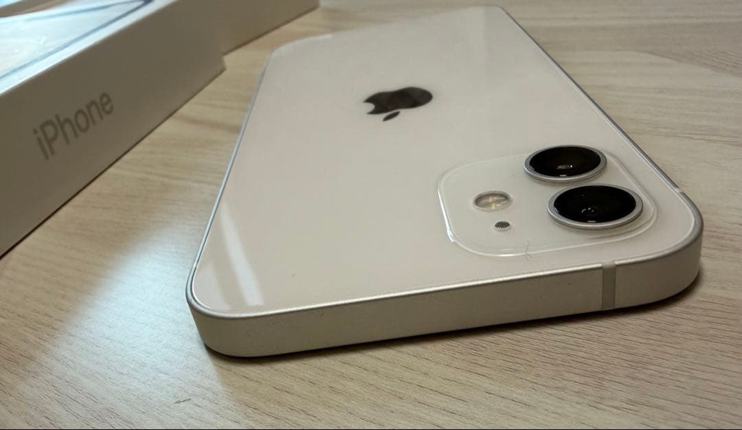 iPhone 12 ホワイト64GB