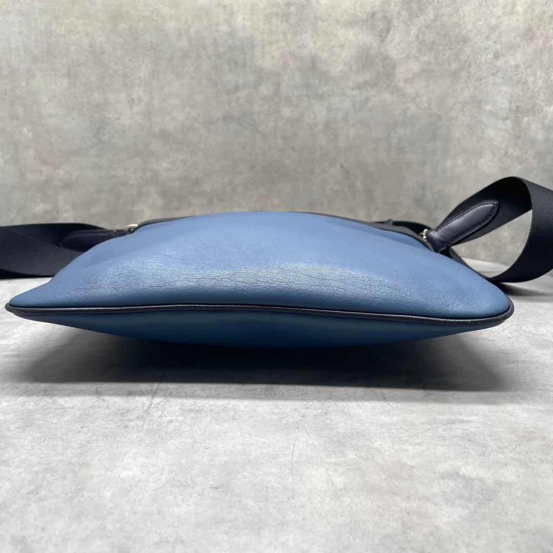 バッグ COACH Leather Navy Blue Crossbody Bag