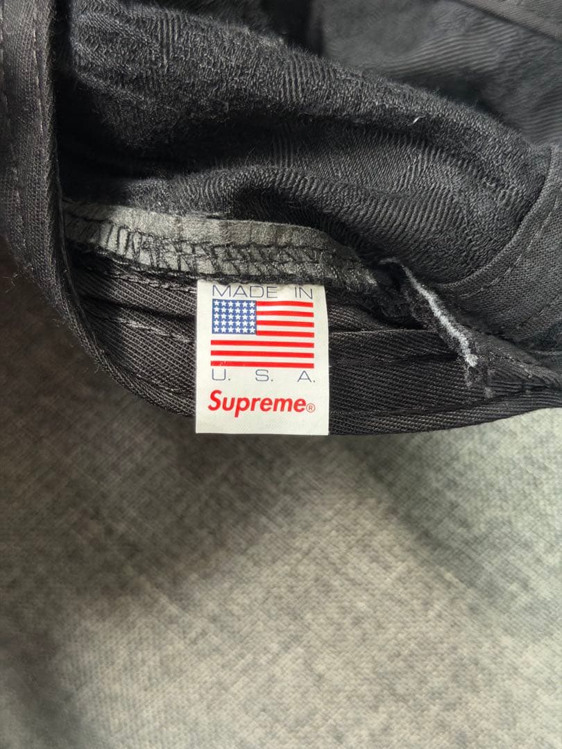 モモカ様supreme ブラックロゴキャンプキャップ