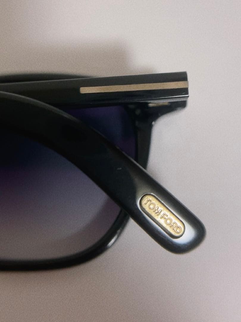 トムフォード　TOM FORD サングラス　TF978-D 49□21 145