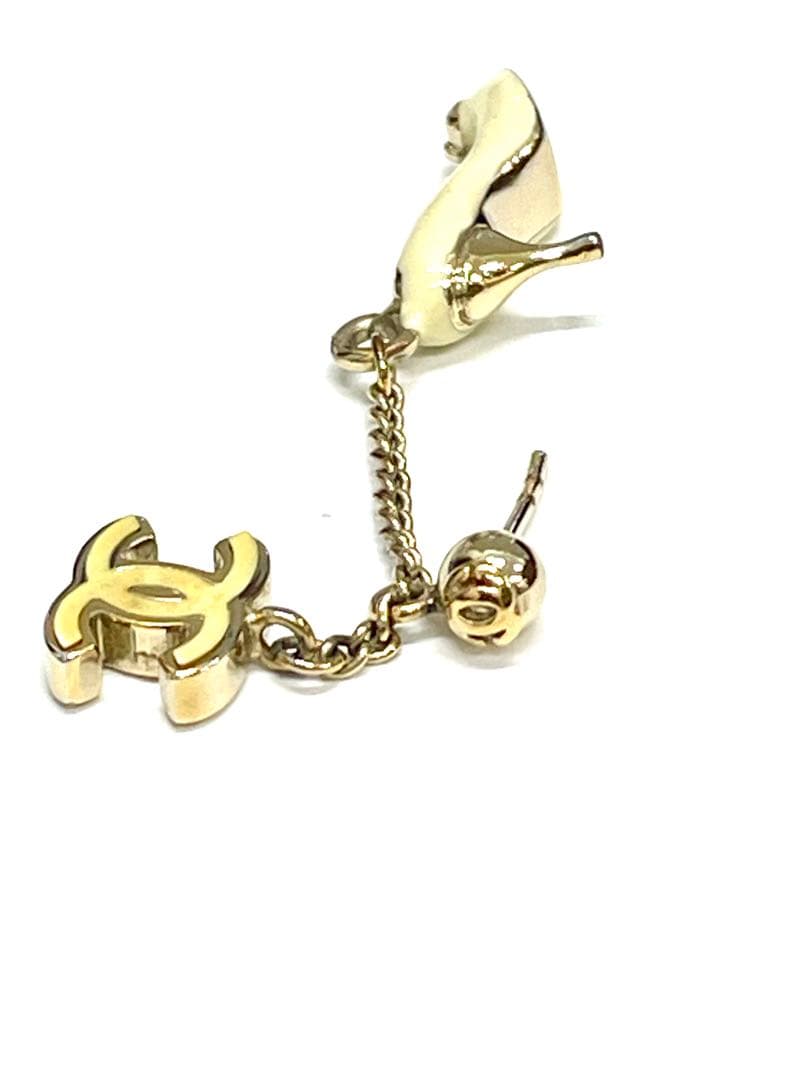 専用　　正規品CHANELピアスセット片方