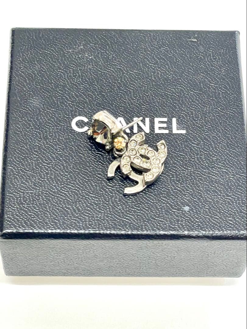 専用　　正規品CHANELピアスセット片方