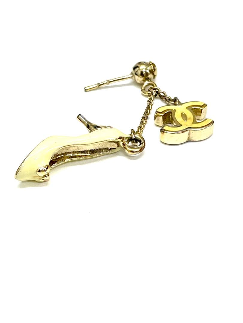 専用　　正規品CHANELピアスセット片方