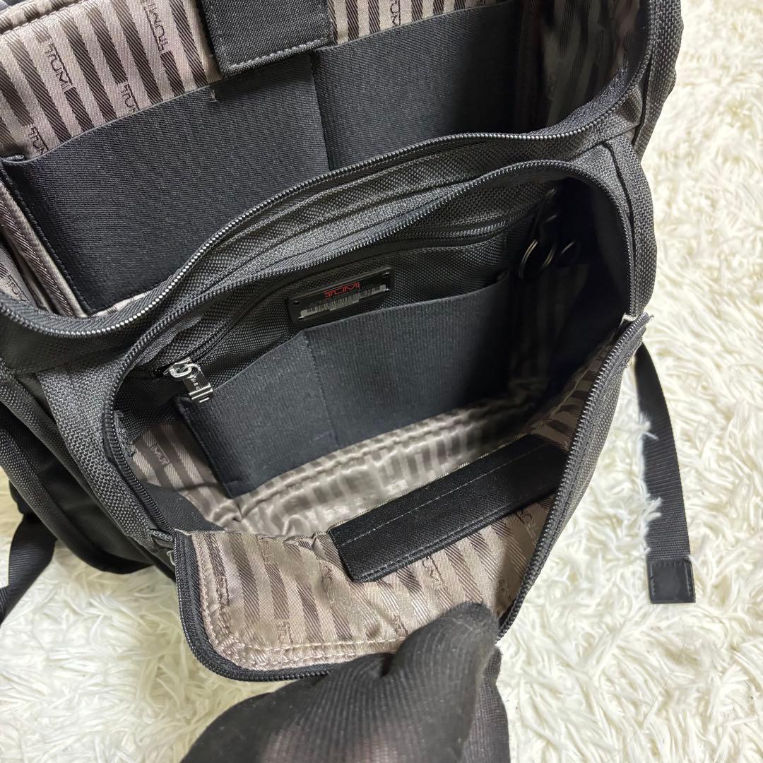 f*i様 TUMI ビジネス リュック PC対応 ブラック チャーム付 ナイロン