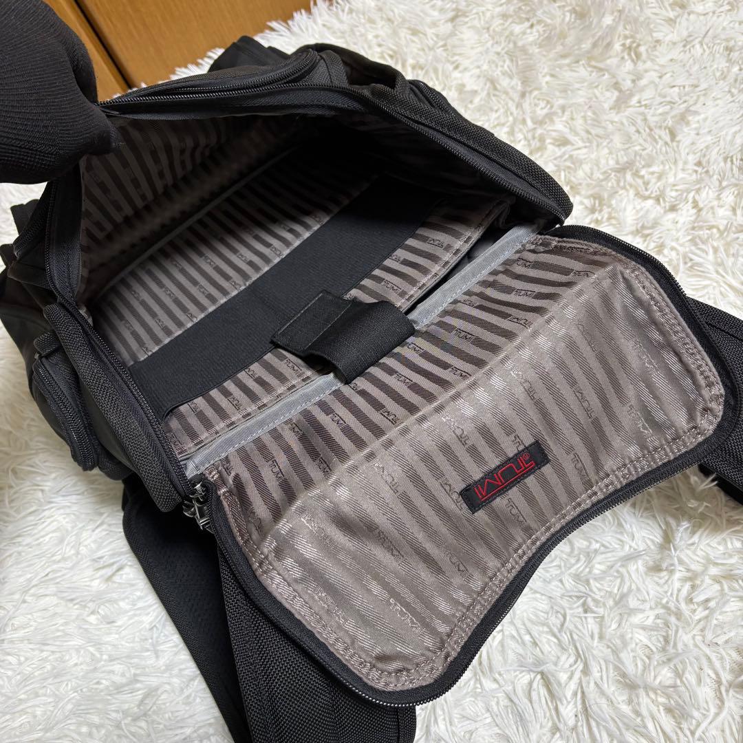 f*i様 TUMI ビジネス リュック PC対応 ブラック チャーム付 ナイロン
