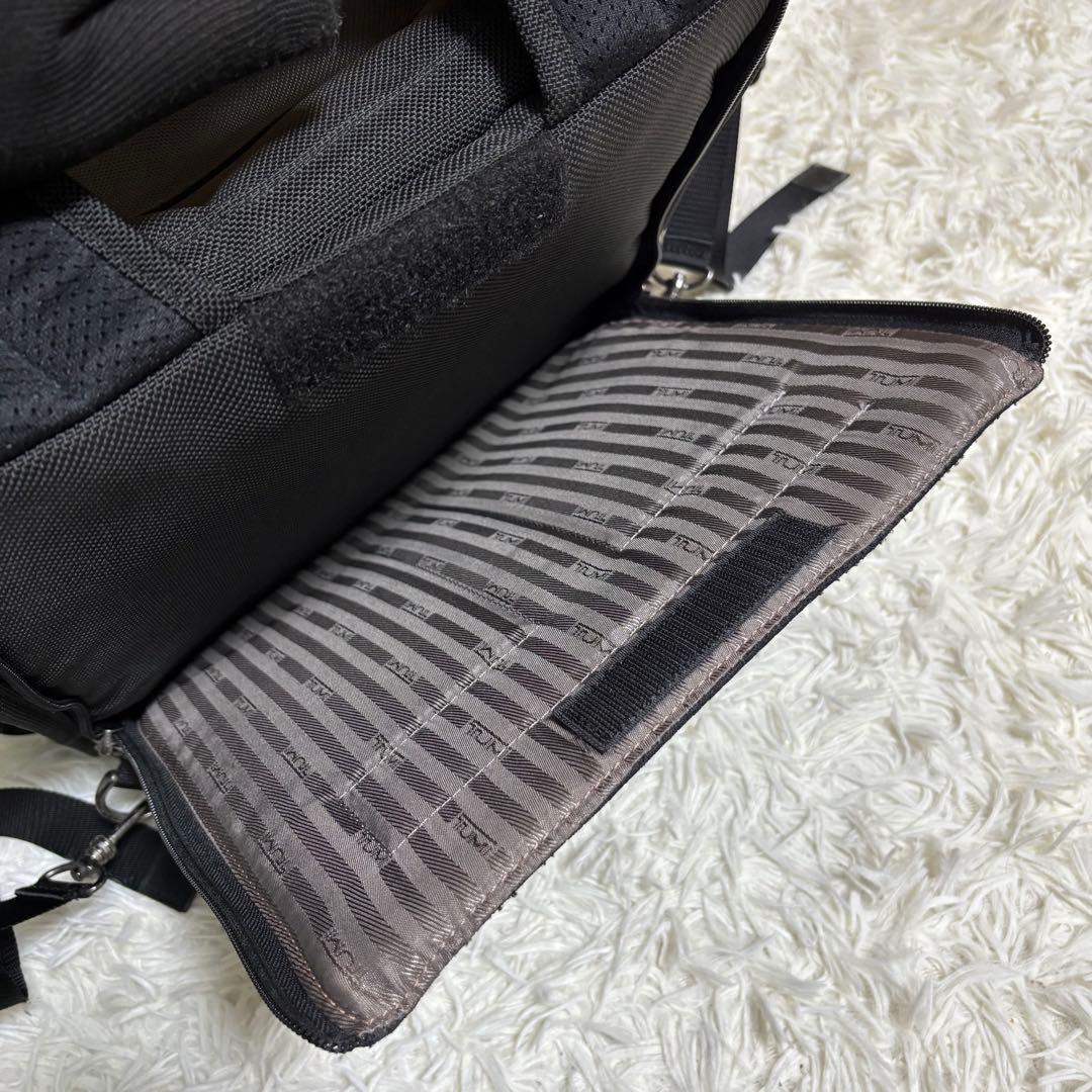 f*i様 TUMI ビジネス リュック PC対応 ブラック チャーム付 ナイロン