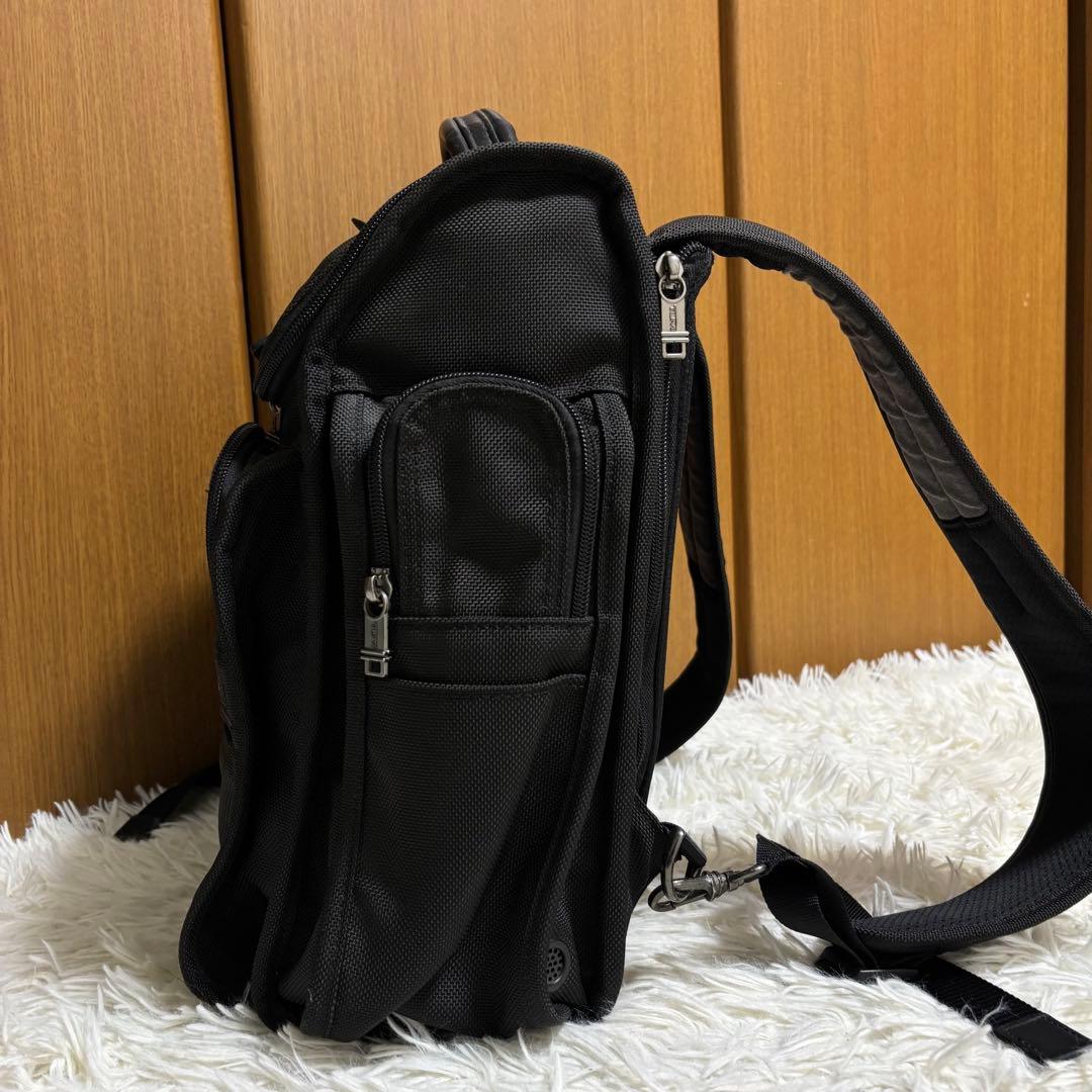 f*i様 TUMI ビジネス リュック PC対応 ブラック チャーム付 ナイロン