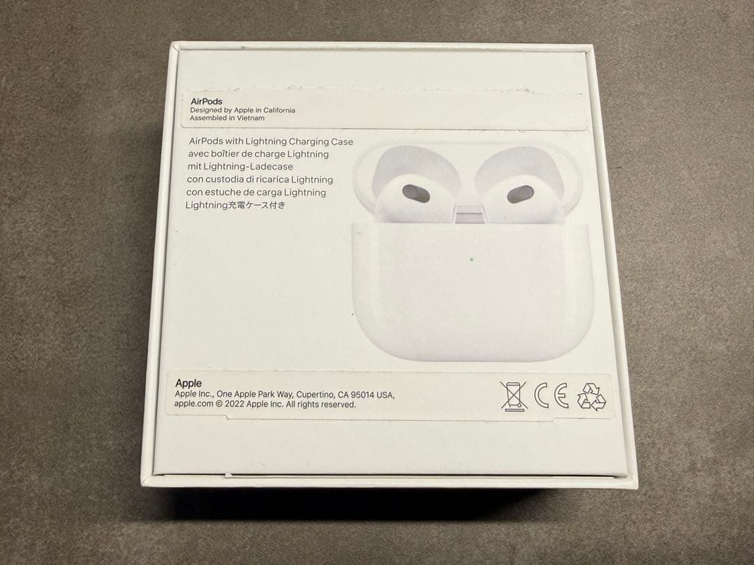 Airpods第3世代Lightning 充電ケース付き　アップル