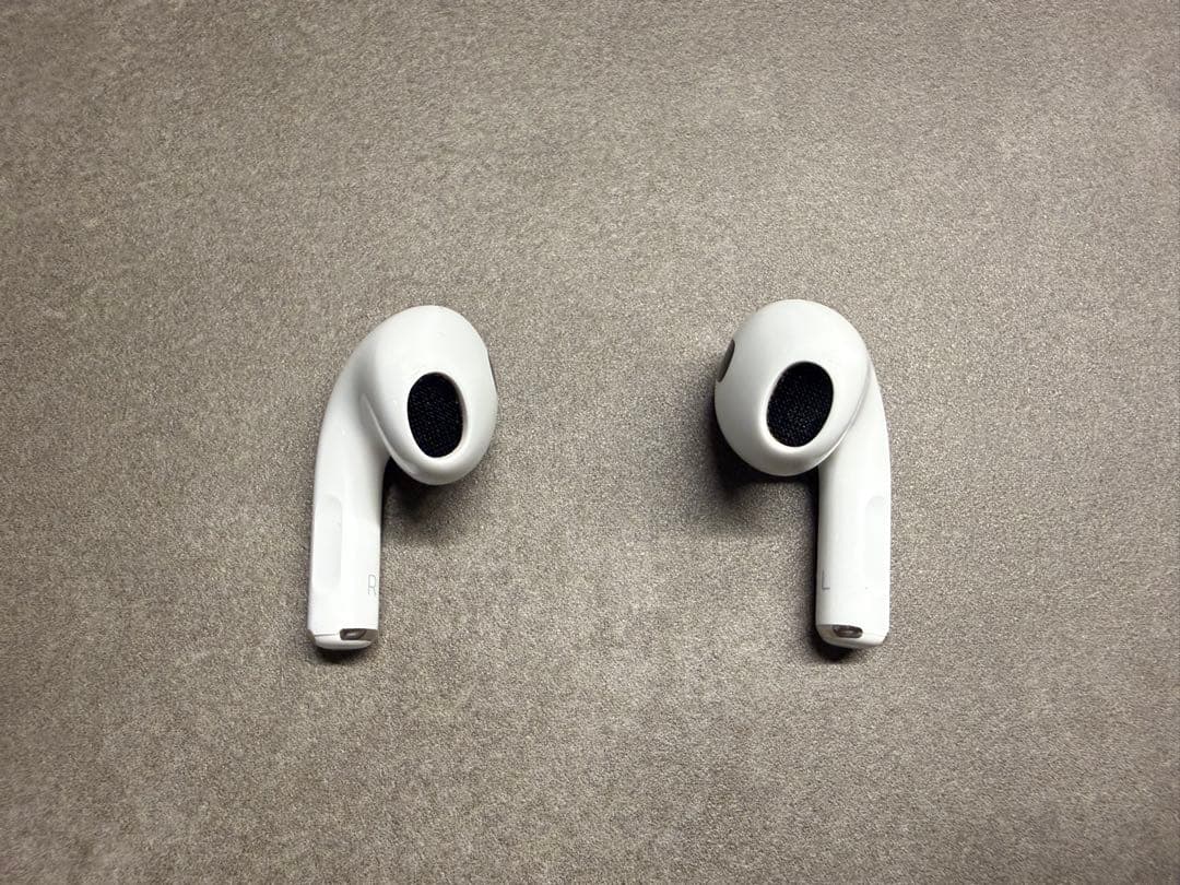 Airpods第3世代Lightning 充電ケース付き　アップル