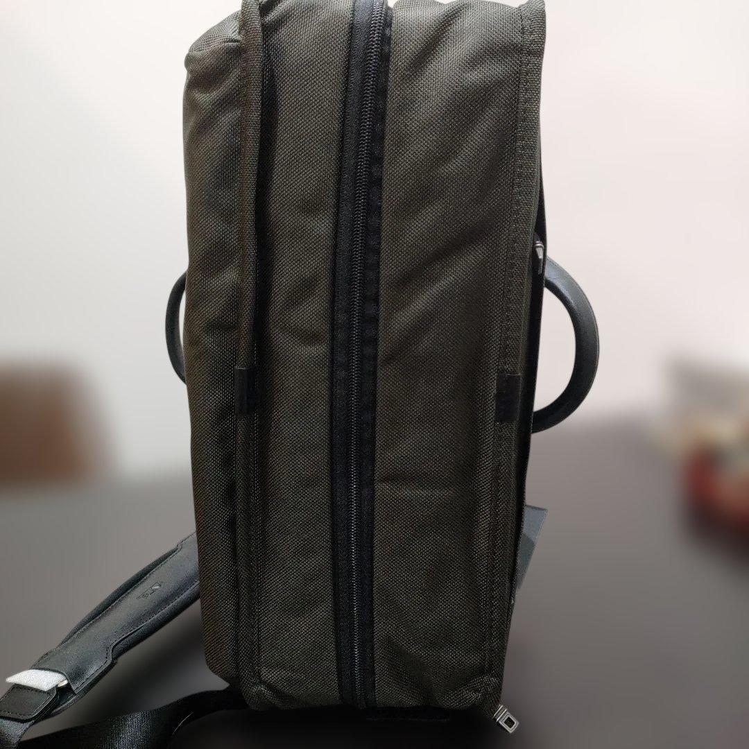 TUMIバック　026141WL2E　ほぼ未使用