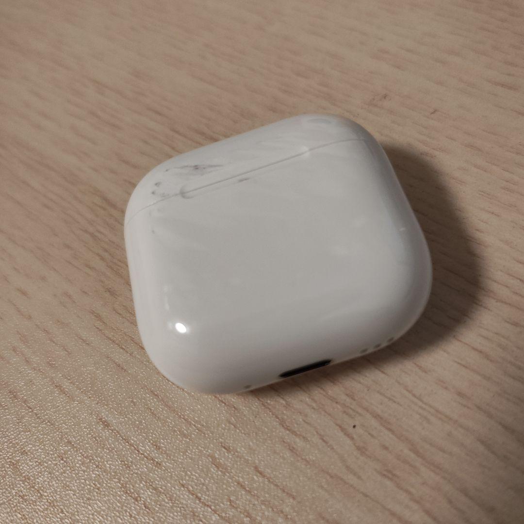 Apple AirPods 4 アクティブノイズキャンセリング搭載モデル