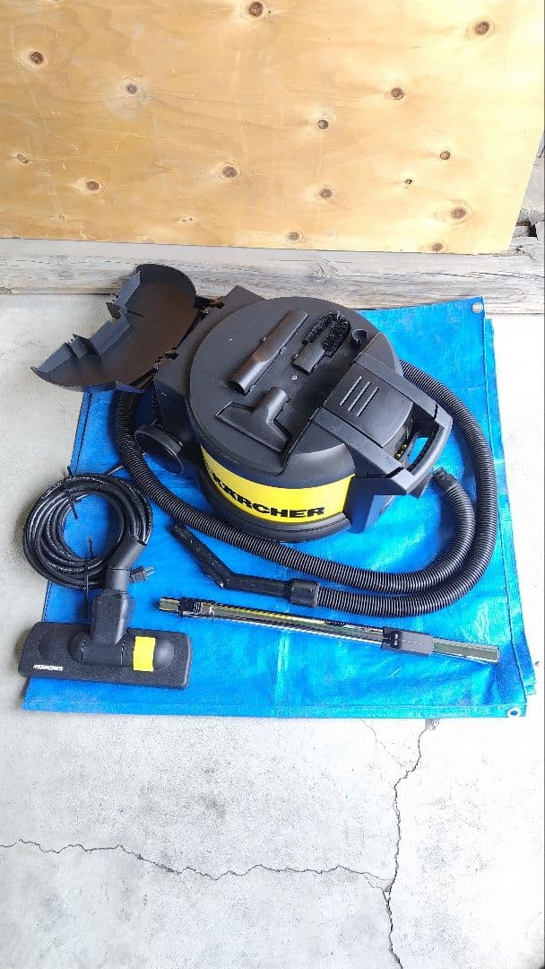 KARCHER（T201） 掃除機 収納可能アクセサリー付き