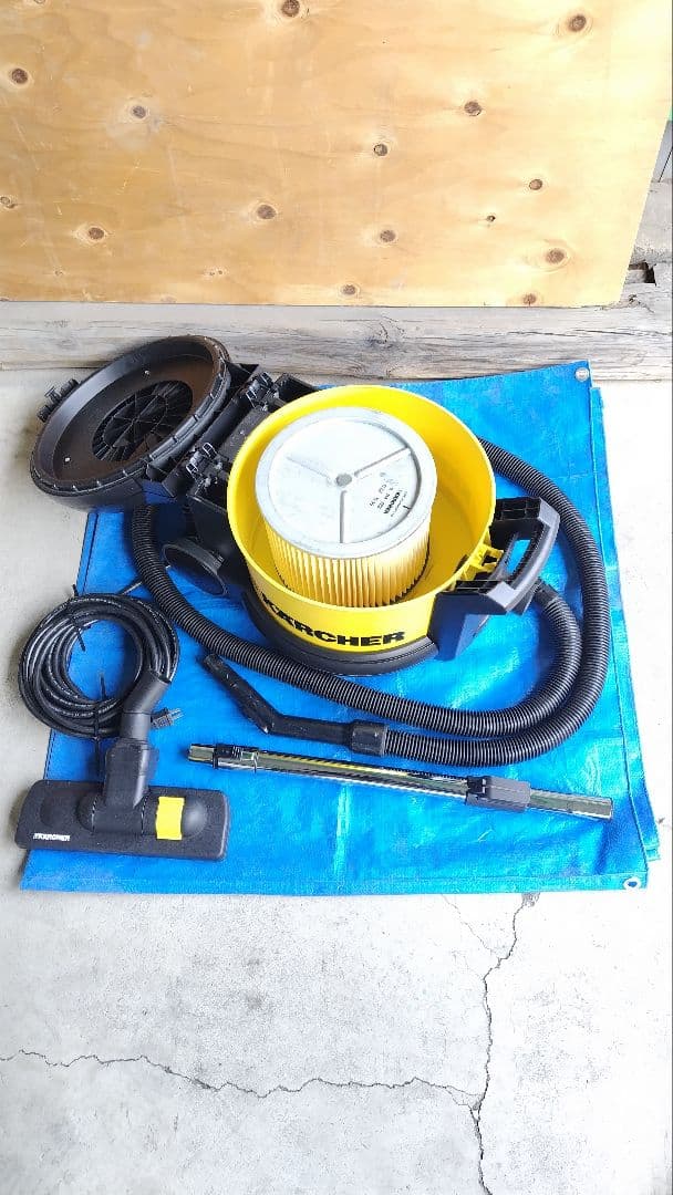 KARCHER（T201） 掃除機 収納可能アクセサリー付き