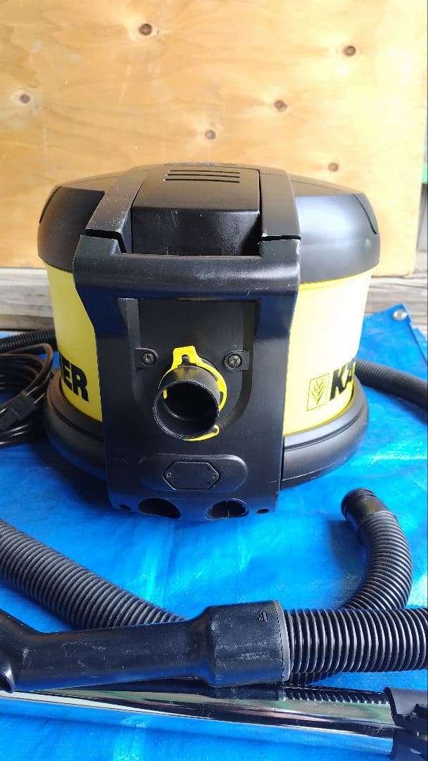 KARCHER（T201） 掃除機 収納可能アクセサリー付き