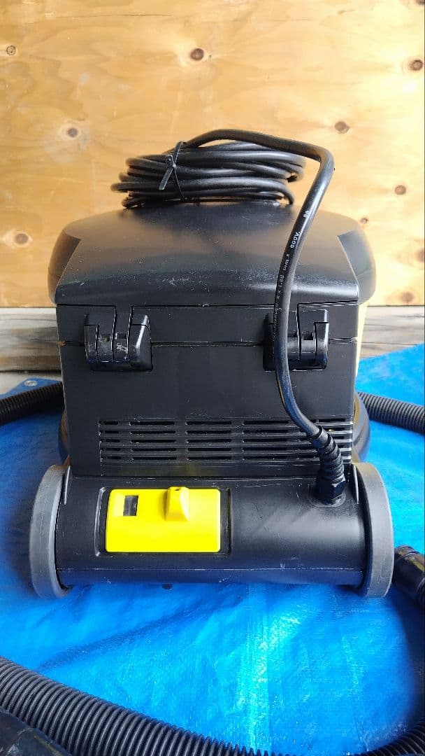 KARCHER（T201） 掃除機 収納可能アクセサリー付き