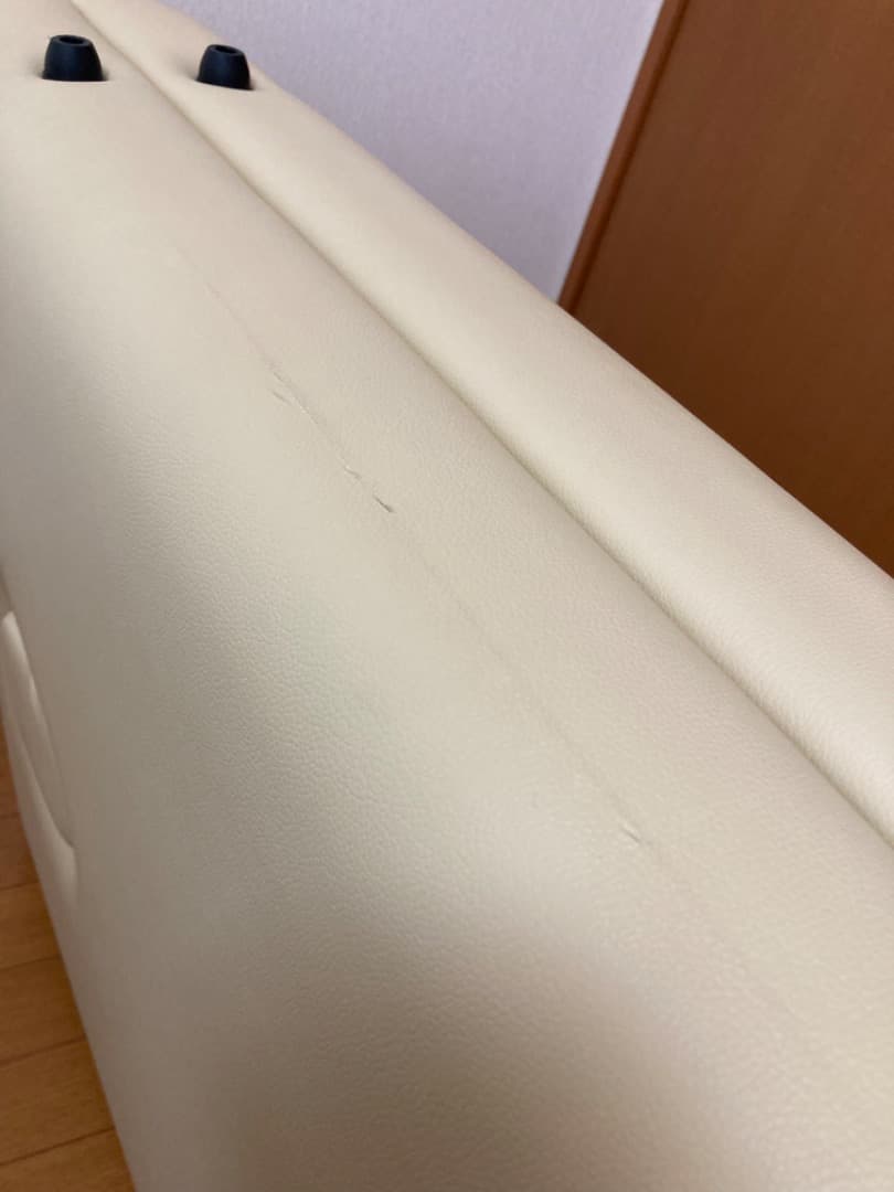 SEVEN BEAUTY 折りたたみエステベッド　クリーム色