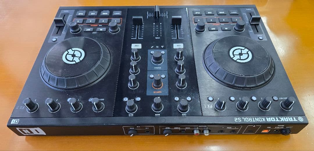 TRAKTOR　Control　s2mk1