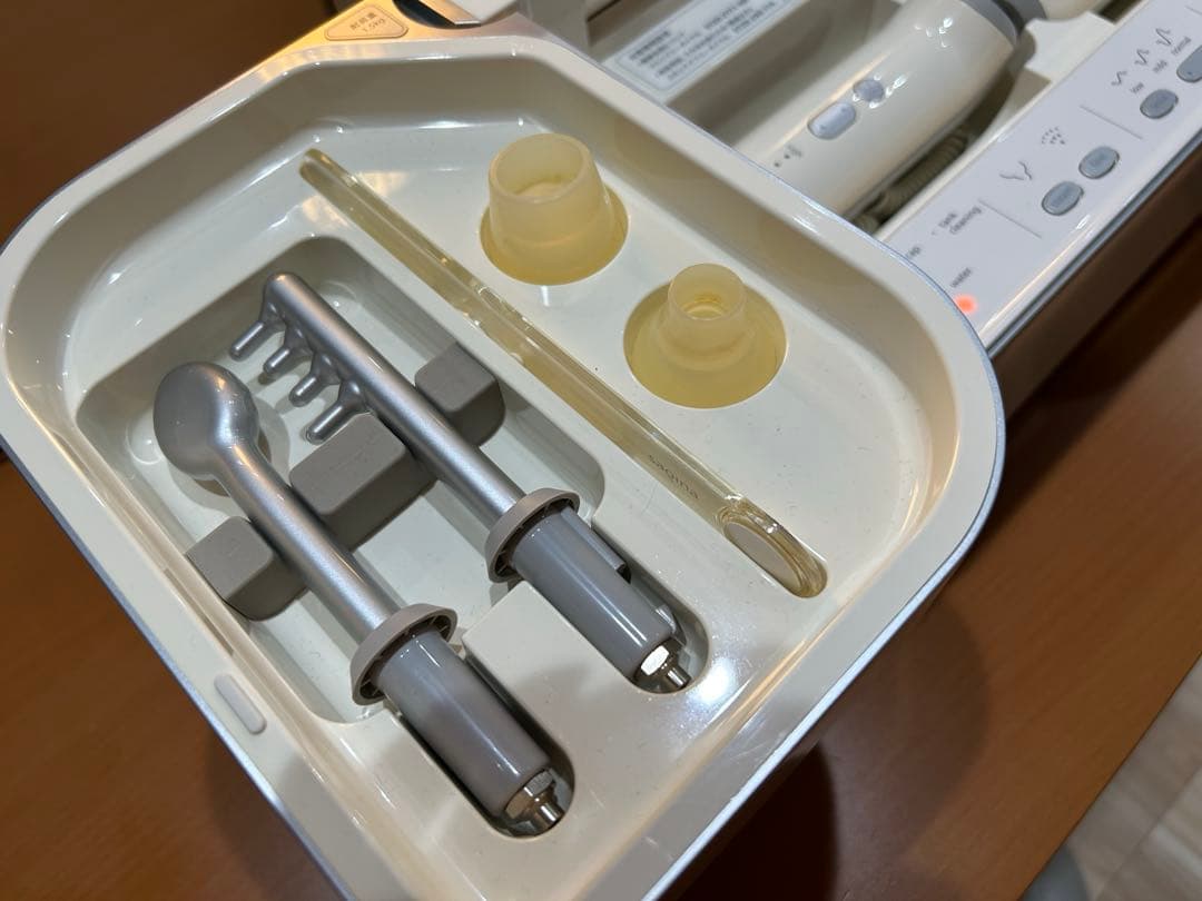 【✴︎✴︎お値下げ中✴︎✴︎】サキナエステマシン　サキナビジュー　美顔器