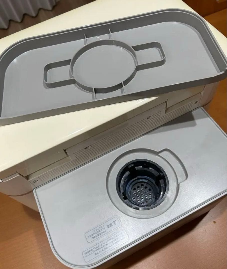 【✴︎✴︎お値下げ中✴︎✴︎】サキナエステマシン　サキナビジュー　美顔器