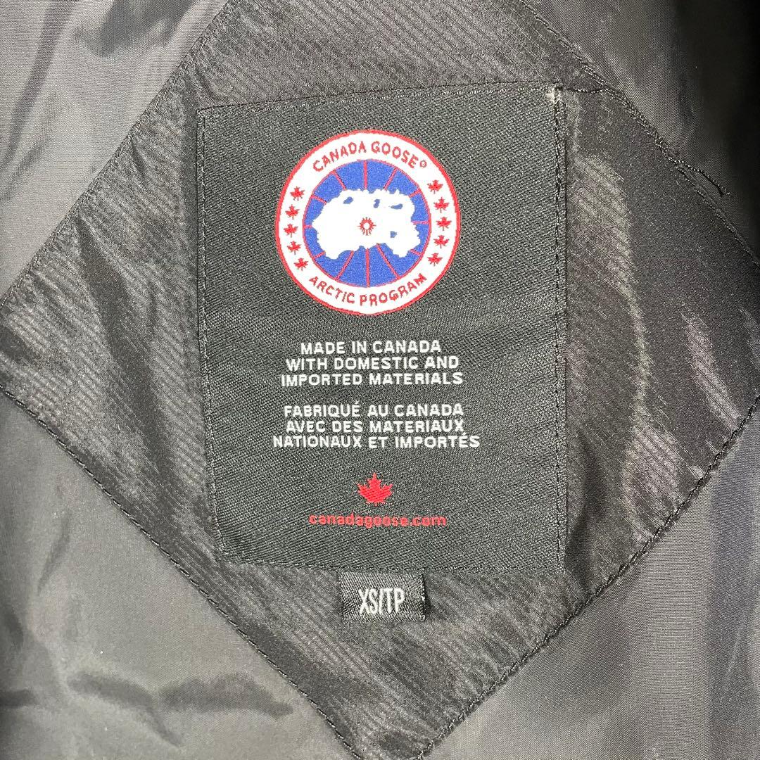 【美品】  カナダグース　ダウンベスト　 黒　ロゴ