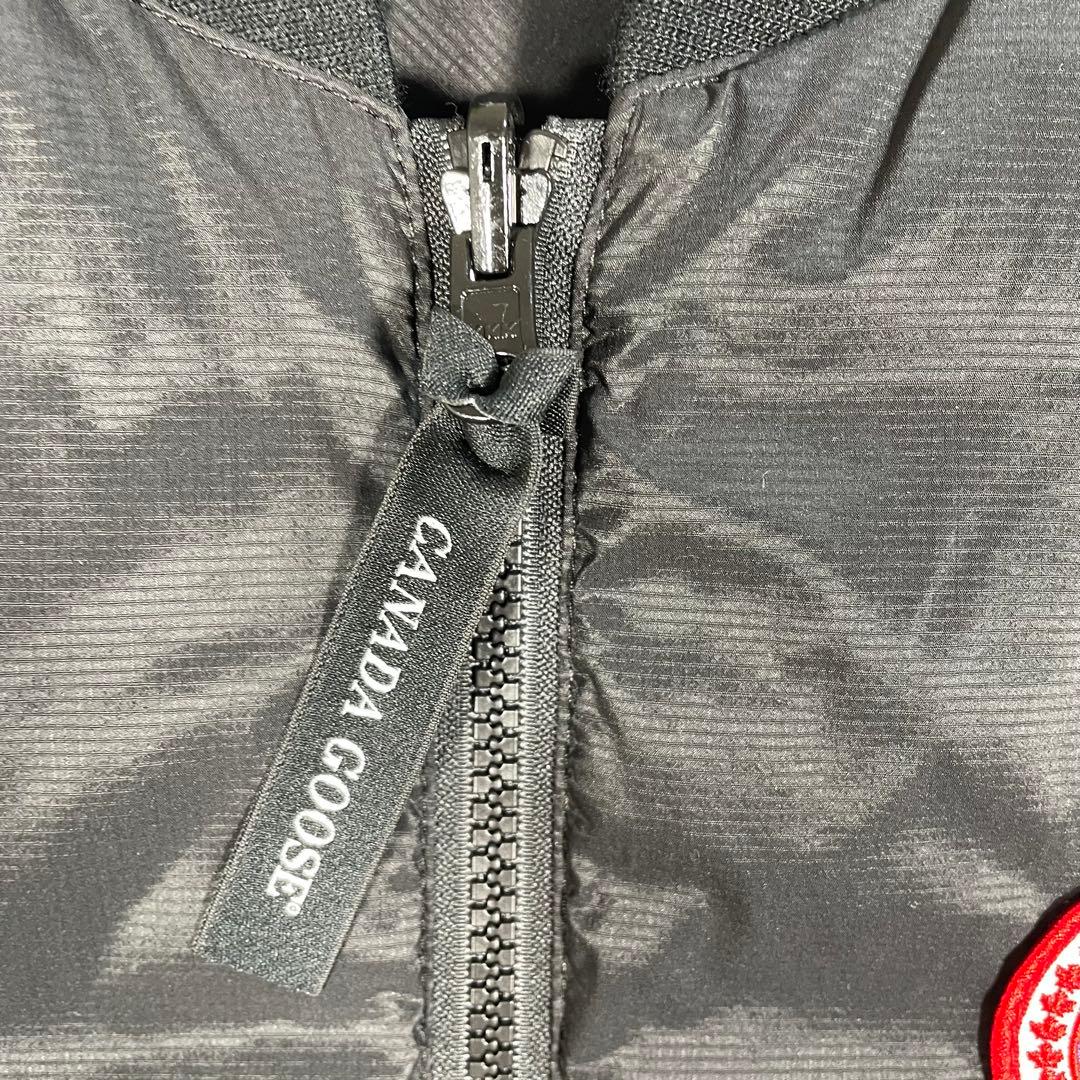 【美品】  カナダグース　ダウンベスト　 黒　ロゴ