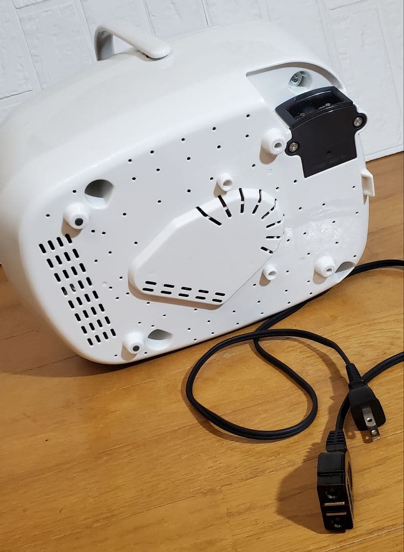 2024年製　 象印　炊飯器　5.5合炊き　極め炊き　黒釜　ホワイト系　調理家電